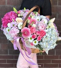 Композиция солнечный день в Молоково Цветочная композиция из Розы, Хризантемы, Пионы и Лизиантусы в корзине в Молоково