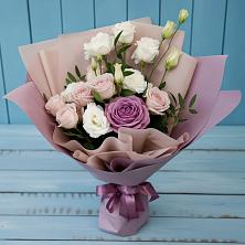 Букет цветов из:  Розы и Лизиантусы в Молоково