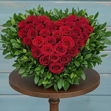 Цветочная композиция из Розы в виде сердца в Молоково