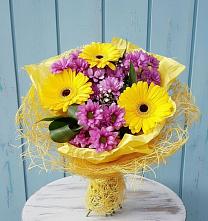 Букет цветов из:  Хризантемы и Герберы в Молоково