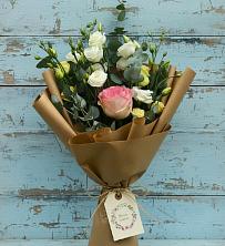 Букет цветов из:  Розы и Лизиантусы в Молоково